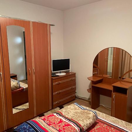 Apartament Petroşani Екстериор снимка