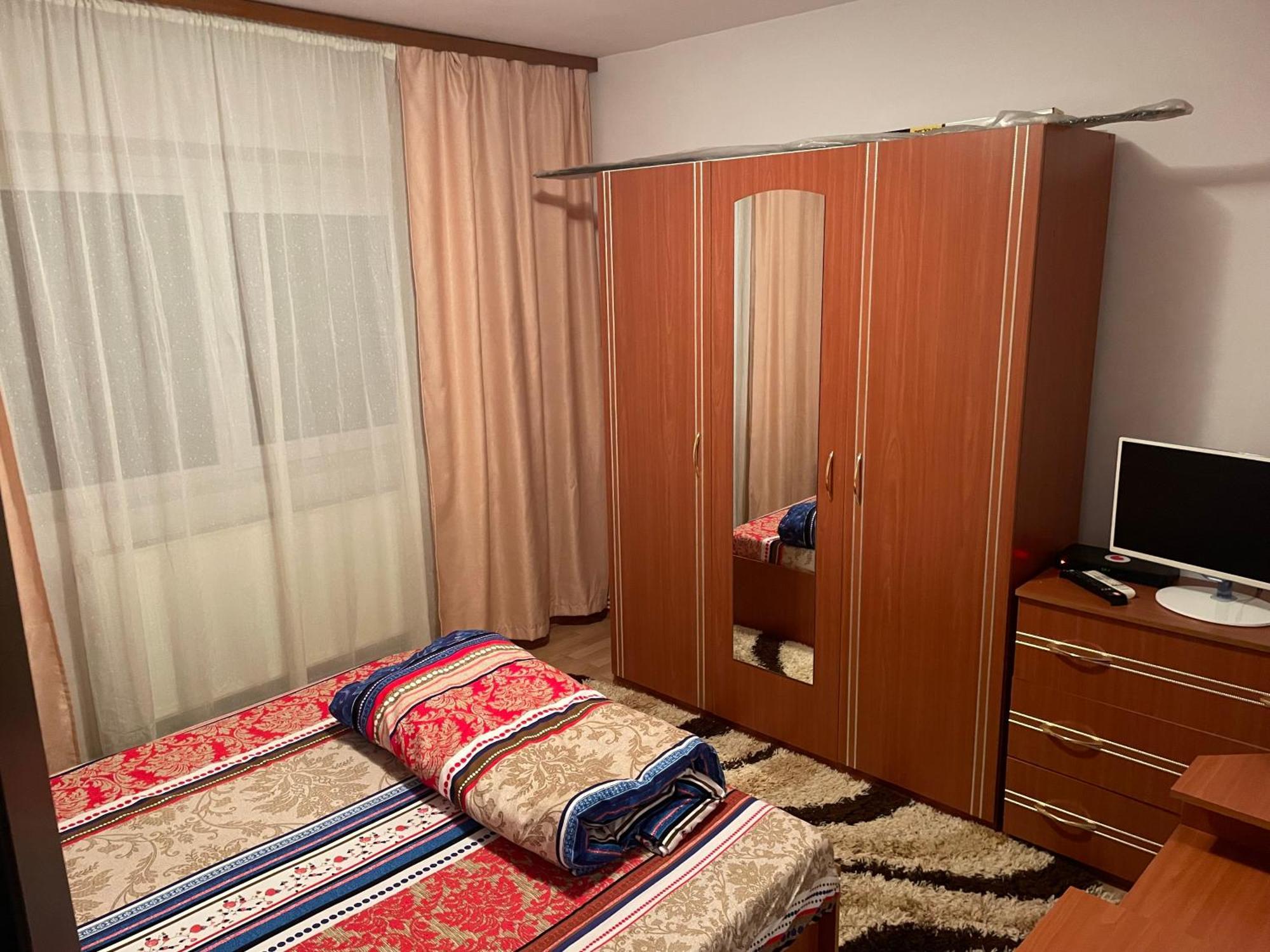 Apartament Petroşani Екстериор снимка
