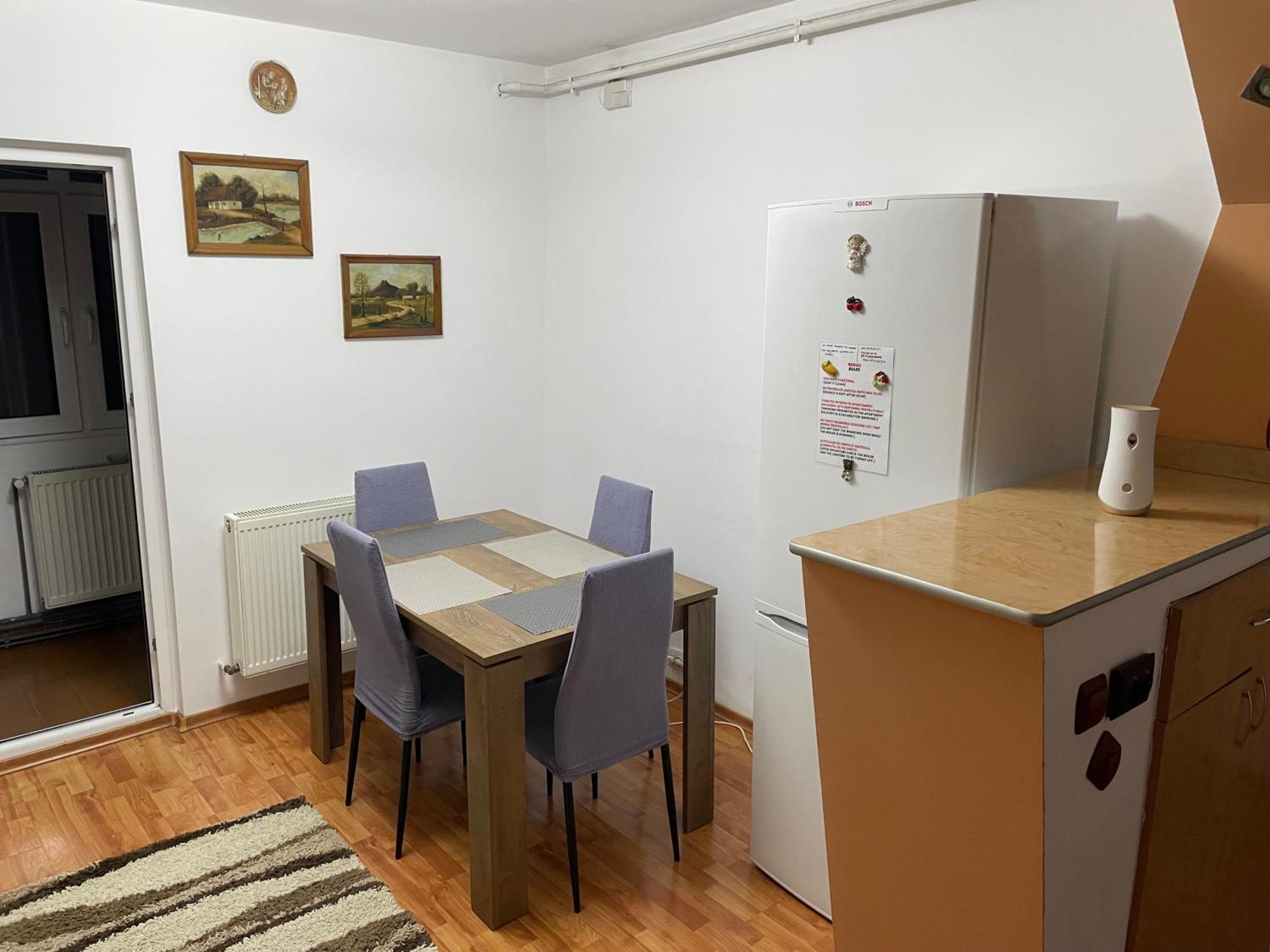 Apartament Petroşani Екстериор снимка