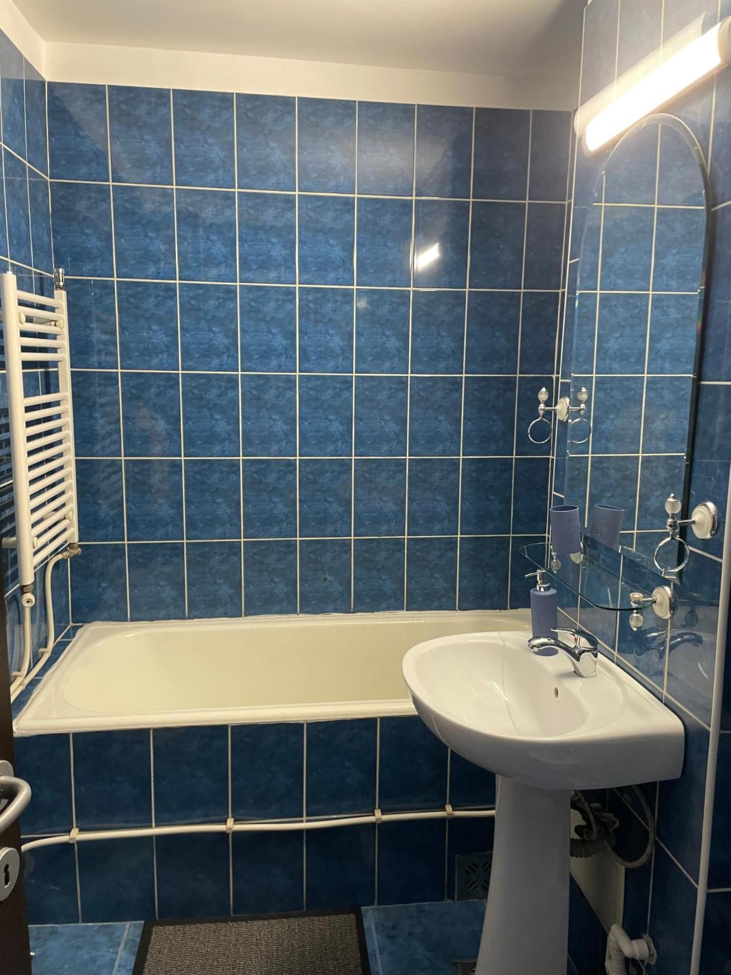Apartament Petroşani Екстериор снимка